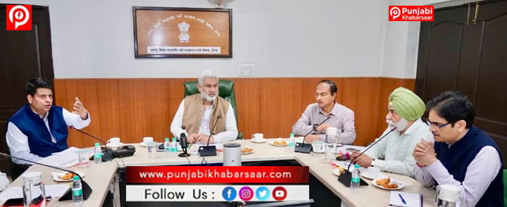 ਕੇਂਦਰ ਸਰਕਾਰ ਨੂੰ ਪੱਛਮੀ ਏਸ਼ੀਆ ਵਿੱਚ ਤਣਾਅ ਦੇ ਮੱਦੇਨਜ਼ਰ ਐਲਪੀਜੀ, ਪੈਟਰੋਲ, ਡੀਜ਼ਲ ਦੀ ਕੋਈ ਕਮੀ ਨਹੀਂ ਆਉਣ ਦੇਣੀ ਚਾਹੀਦੀ: ਲਾਲ ਚੰਦ ਕਟਾਰੂਚੱਕ