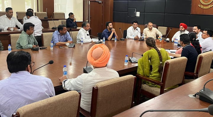 ਜਿਲ੍ਹੇ ਦੀਆਂ ਸਮੂਹ ਗੈਸ ਏਜੰਸੀਆਂ ਨਾਲ ਕੀਤੀ ਗਈ ਮੀਟਿੰਗ