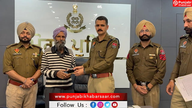 Moga Police ਵੱਲੋ ਗੁੰਮ ਹੋਏ 160 ਮੋਬਾਇਲ ਫੋਨ ਬ੍ਰਾਮਦ,ਮਾਲਕਾਂ ਨੂੰ ਸੌਂਪੇ