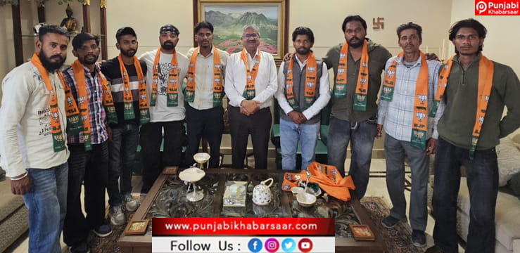 Bathinda ‘ਚ ਵਧਿਆ BJP ਦਾ ਪ੍ਰਵਾਰ; ਸਰੂਪ ਸਿੰਗਲਾ ਦੀ ਅਗਵਾਈ ਹੇਠ ਨੌਜਵਾਨਾਂ ਨੇ ਫ਼ੜਿਆ ਕਮਲ ਦਾ ‘ਫੁੱਲ’