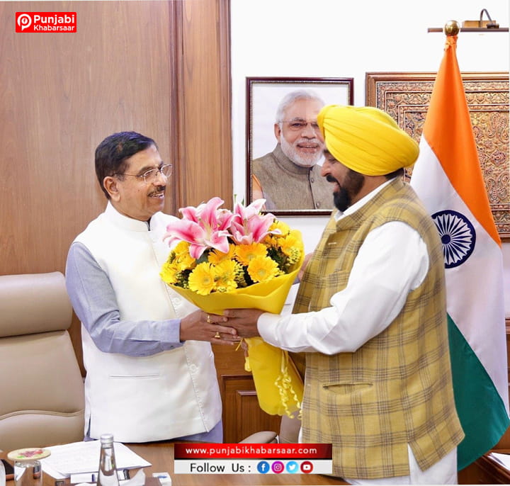 ਕਿਸਾਨਾਂ ਲਈ ਵੱਡੀ ਰਾਹਤ; ਪੰਜਾਬ ਵਿੱਚ ਭਾਰਤੀ ਖੁਰਾਕ ਨਿਗਮ ਦੇ ਗੋਦਾਮਾਂ ਵਿੱਚ ਪਏ 155 ਲੱਖ ਮੀਟ੍ਰਿਕ ਟਨ ਚੌਲ ਅਤੇ ਕਣਕ ਦੇ ਸਟਾਕ ਦੀ ਲਿਫਟਿੰਗ ਲਈ ਵਿਸ਼ੇਸ਼ ਰੇਲ ਗੱਡੀਆਂ ਚਲਾਈਆਂ ਜਾਣਗੀਆਂ: ਮੁੱਖ ਮੰਤਰੀ ਭਗਵੰਤ ਸਿੰਘ ਮਾਨ