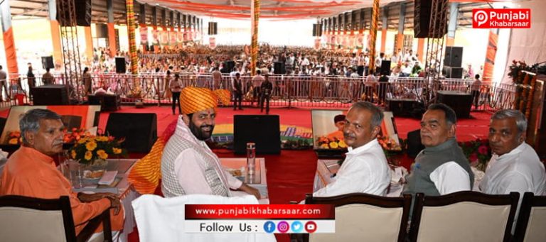 Chief Minister Nayab Singh Saini ने चरखी दादरी की नई सब्जी मंडी में आयोजित विकसित दादरी रैली में की अनेक घोषणाएँ