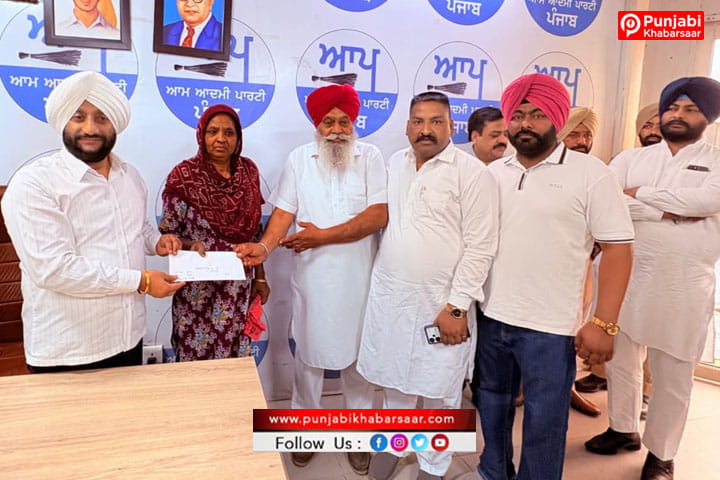 MLA Kulwant Singh ਵੱਲੋਂ ਮੋਹਾਲੀ ਵਿਕਾਸ ਅਤੇ ਮਕਾਨਾਂ ਲਈ 37 ਲੱਖ ਰੁਪਏ ਦੀ ਗ੍ਰਾਂਟ ਦੀ ਵੰਡ