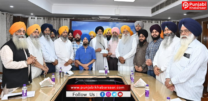 SGPC ਵੱਲੋਂ ਅੰਮ੍ਰਿਤਧਾਰੀ ਬੱਚਿਆਂ ਨੂੰ 2 ਕਰੋੜ 28 ਲੱਖ ਰੁਪਏ ਦੇ ਵਜੀਫੇ ਜਾਰੀ
