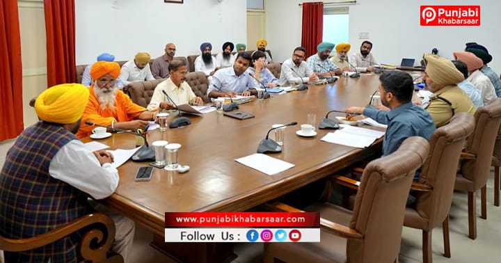 CM Bhagwant Singh Mann ਵੱਲੋਂ ਡਿਪਟੀ ਕਮਿਸ਼ਨਰਾਂ ਨੂੰ ਸਮਾਂ ਹੱਦ ਤੋਂ ਪਹਿਲਾਂ ਹੜ੍ਹ ਸੁਰੱਖਿਆ ਕਾਰਜ ਨੇਪਰੇ ਚਾੜ੍ਹਨ ਦੇ ਆਦੇਸ਼; ਕਿਹਾ ਕਿ ਸਰਕਾਰ ਲੋਕਾਂ ਨਾਲ ਮਜ਼ਬੂਤੀ ਨਾਲ ਖੜ੍ਹੀ ਹੈ