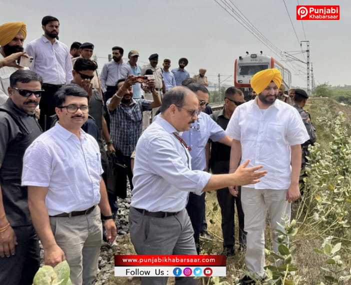 ਰੇਲਵੇ ਈਡੀਐੱਫਸੀ ਦੇ ਨਾਲ 24 ਘੰਟੇ ਦੀ ਗਸ਼ਤ ਵਧਾਏਗਾ, ਡਰੋਨ ਨਿਗਰਾਨੀ ਸ਼ੁਰੂ ਕੀਤੀ ਜਾਵੇਗੀ: ਰੇਲਵੇ ਅਤੇ ਫੂਡ ਪ੍ਰੋਸੈਸਿੰਗ ਉਦਯੋਗ ਰਾਜ ਮੰਤਰੀ ਸ਼੍ਰੀ ਰਵਨੀਤ ਸਿੰਘ