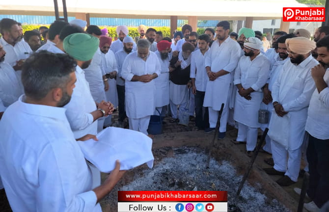 ਮਰਹੂਮ ਖੁਸ਼ਬਾਜ ਸਿੰਘ ਜਟਾਣਾ ਦੇ ਫੁੱਲ ਕੀਰਤਪੁਰ ਸਹਿਬ ਕੀਤੇ ਜਲ੍ਹ ਪ੍ਰਵਾਹ