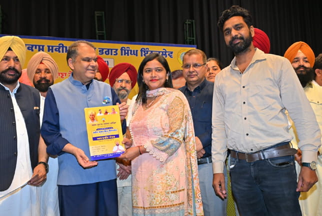 ਕੈਬਿਨਟ ਮੰਤਰੀ ਸੰਜੀਵ ਅਰੋੜਾ ਨੇ ਬਠਿੰਡਾ ‘ਚ ਦਿੱਤੇ 116 ਪਲਾਟਾਂ ਦੇ ਅਲਾਟਮੈਂਟ ਪੱਤਰ
