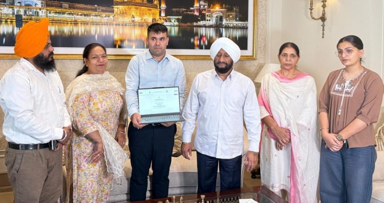 SAS Nagar News : ਹਲਕਾ ਵਿਧਾਇਕ ਮੋਹਾਲੀ ਕੁਲਵੰਤ ਸਿੰਘ ਵੱਲੋਂ ਮਰਦਮਸ਼ੁਮਾਰੀ-2026 ਦੀ ਸਵੈ-ਗਣਨਾ ਮੁਹਿੰਮ ਦੀ ਸ਼ੁਰੂਆਤ