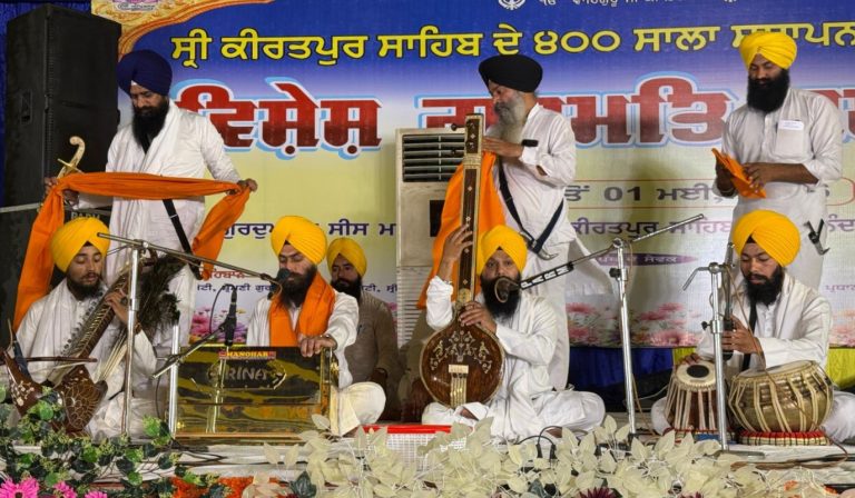 kiratpur sahib : ਸ੍ਰੀ ਕੀਰਤਪੁਰ ਸਾਹਿਬ ਦੇ 400 ਸਾਲਾ ਸਥਾਪਨਾ ਸ਼ਤਾਬਦੀ ਸਮਾਗਮਾਂ ਦੇ ਦੂਜੇ ਦਿਨ ਵੀ ਵੱਡੀ ਗਿਣਤੀ ਸੰਗਤ ਨੇ ਭਰੀ ਹਾਜ਼ਰੀ