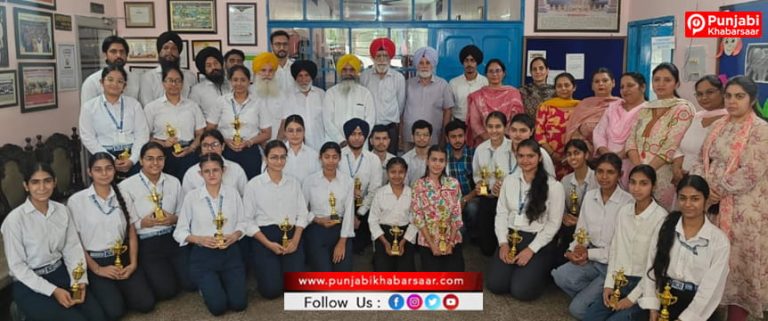 Guru Nanak Dev Public Sen Sec School ਦੇ 12 ਵੀਂ ਜਮਾਤ ਦੇ ਨਤੀਜਿਆਂ ਵਿੱਚ ਵਿਦਿਆਰਥੀਆ ਨੇ ਗੱਡੇ ਸਫਲਤਾ ਦੇ ਝੰਡੇ