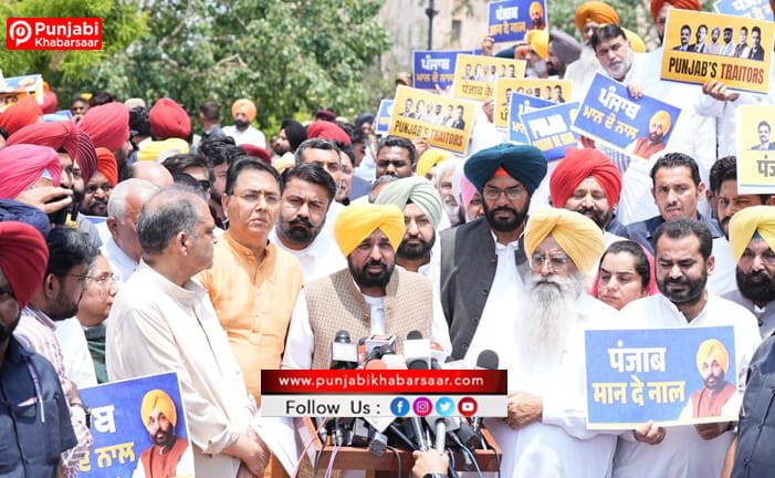 ਪੰਜਾਬ ਦੇ ਮੁੱਖ ਮੰਤਰੀ ਭਗਵੰਤ ਸਿੰਘ ਮਾਨ ਨੇ ਰਾਸ਼ਟਰਪਤੀ ਨਾਲ ਕੀਤੀ ਮੁਲਾਕਾਤ, ‘ਪੰਜਾਬ ਦੇ ਗੱਦਾਰ’ ਰਾਜ ਸਭਾ ਮੈਂਬਰਾਂ ਦੀ ਮੈਂਬਰਸ਼ਿਪ ਰੱਦ ਕਰਨ ਦੀ ਕੀਤੀ ਮੰਗ