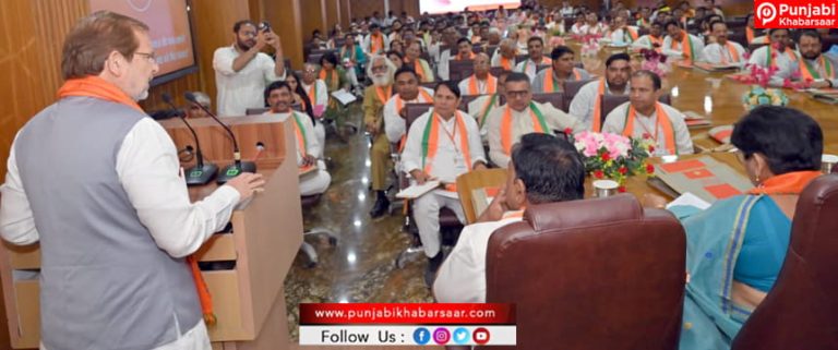 प्रधानमंत्री नरेंद्र मोदी का अंत्योदय से संतृप्ति मॉडल हर पात्र को बनाएगा लाभार्थी: सहकारिता मंत्री डॉ. अरविंद शर्मा