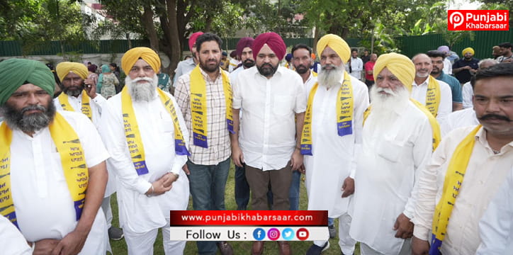 ਬੇਅਦਬੀ ਵਿਰੋਧੀ ਸਖ਼ਤ ਕਾਨੂੰਨ ਤੋਂ ਪ੍ਰਭਾਵਿਤ ਹੋ ਕੇ ਅਕਾਲੀ ਦਲ ਅਤੇ ਕਾਂਗਰਸ ਦੇ ਸੈਂਕੜੇ ਆਗੂ ਤੇ ਵਰਕਰ ‘ਆਪ’ ਵਿੱਚ ਸ਼ਾਮਲ*