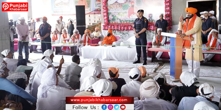 CM Nayab Singh Saini ਨੇ ਬਾਬਾ ਭੂਮਣਸ਼ਾਹ, ਸਿਰਸਾ ਗੱਦੀ ਮਹੰਤ ਸ੍ਰੀ ਬ੍ਰਹਮ ਦਾਸ ਜੀ ਨਾਲ ਕੀਤੀ ਮੁਲਾਕਾਤ, ਲਿਆ ਆਸ਼ੀਰਵਾਦ