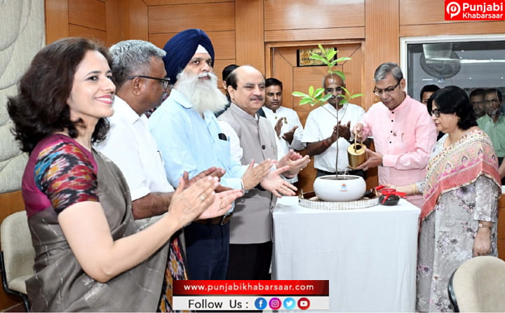 कुरुक्षेत्र विश्वविद्यालय पूर्व-छात्र नेटवर्क को सशक्त बनाए,मेधावी जरूरतमंद विद्यार्थियों की मदद करें एलुमनाई – राज्यपाल प्रो. असीम कुमार घोष