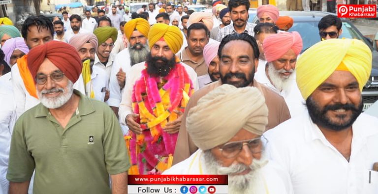 Randhir Singh Dhira Khudiyan ਦੇ ਲੰਬੀ ਹਲਕੇ ਵਿੱਚ ਪਹੁੰਚਣ ਤੇ ਇਲਾਕਾ ਨਿਵਾਸੀਆਂ ਨੇ ਗਰਮਜੋਸ਼ੀ ਨਾਲ ਕੀਤਾ ਸਵਾਗਤ
