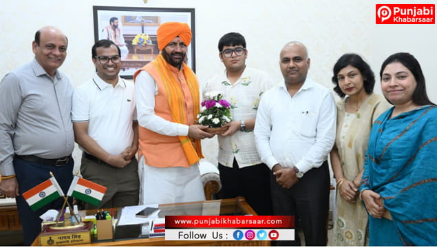 मुख्यमंत्री से मिले नीट (स्नातक)-2026 में अखिल भारतीय स्तर पर द्वितीय रैंक प्राप्त करने वाले पंशुल बंसल