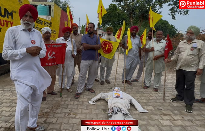 ਕੇਂਦਰ ਅਤੇ ਪੰਜਾਬ ਸਰਕਾਰ ਵੱਲੋਂ ਕੀਤੇ ਜਬਰ ਵਿਰੁੱਧ ਪੁਤਲੇ ਸਾੜੇ