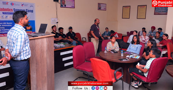 Guru Kashi University ਵੱਲੋਂ ਆਰਟੀਫਿਸ਼ੀਅਲ ਇਟੈਲੀਜੈਂਸ (ਏ.ਆਈ.) ਤੇ ਰੋਬੋਟਿਕਸ ਤਕਨੀਕਾਂਬਾਰੇ 15 ਰੋਜ਼ਾ ਸਮਰ ਕੈਂਪ ਆਯੋਜਿਤ