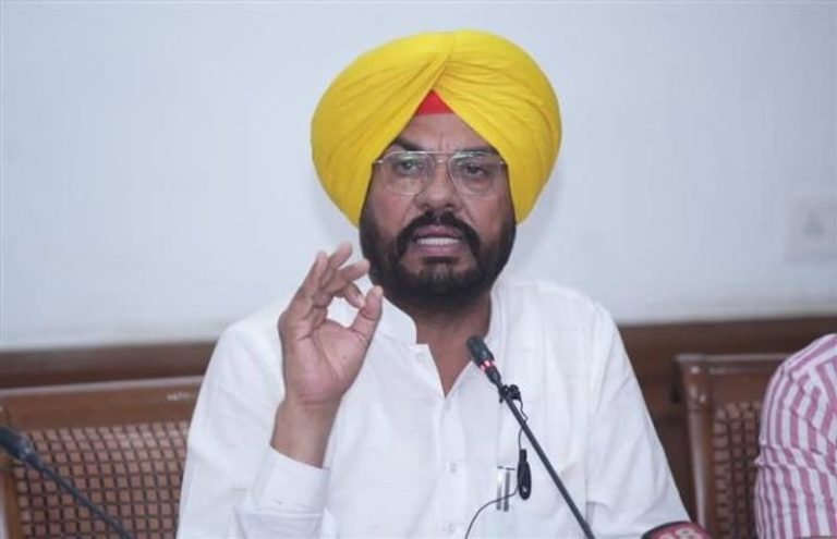 ਸ਼ਹੀਦ ਜਸਵੰਤ ਸਿੰਘ ਖਾਲੜਾ ‘ਤੇ ਬਣੀ ਫਿਲਮ ‘ਸਤਲੁਜ’ ਨੂੰ ਓਟੀਟੀ ਤੋਂ ਹਟਾਉਣਾ ਪ੍ਰਗਟਾਵੇ ਦੀ ਆਜ਼ਾਦੀ ‘ਤੇ ਕਰੂਰ ਹਮਲਾ, ਇਸ ਦੇ ਪਿੱਛੇ ਕਾਂਗਰਸ-ਭਾਜਪਾ ਦਾ ਨਾਪਾਕ ਗਠਜੋੜ: ਕੁਲਦੀਪ ਸਿੰਘ ਧਾਲੀਵਾਲ