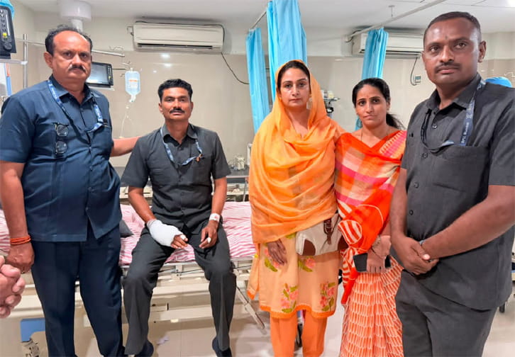 Sukhbir Badal ਦੀ ਜਾਨ ਬਚਾਉਣ ਵਾਲੇ ਇੰਸਪੈਕਟਰ ਦਾ ਹਰਸਿਮਰਤ ਕੌਰ ਬਾਦਲ ਨੇ ਕੀਤਾ ਧੰਨਵਾਦ