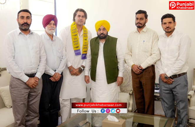 ਸਾਬਕਾ ਕ੍ਰਿਕਟਰ ਮਨਪ੍ਰੀਤ ਸਿੰਘ ‘ਗੋਨੀ’ ਅਤੇ ਅੰਤਰਰਾਸ਼ਟਰੀ ਗੋਲਡ ਮੈਡਲਿਸਟ ਕੁਨਾਰ ਆਮ ਆਦਮੀ ਪਾਰਟੀ ‘ਚ ਸ਼ਾਮਲ
