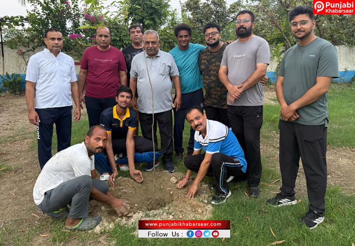 DAV College Bathinda ਦੇ ਖਿਡਾਰੀਆਂ ਵੱਲੋਂ ਰੁੱਖ ਲਗਾਉਣ ਦੀ ਮੁਹਿੰਮ ਚਲਾਈ ਗਈ