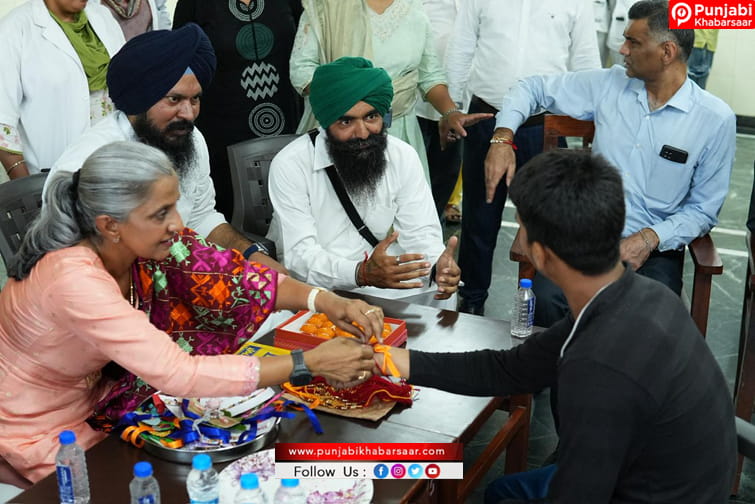 ਰੱਖੜੀ ਦੇ ਤਿਉਹਾਰ ਨੇ ਪੰਜਾਬ ਦੇ ਨਸ਼ਾ ਮੁਕਤੀ ਕੇਂਦਰਾਂ ਵਿੱਚ ਪਰਿਵਾਰਕ ਸਾਂਝ ਵਧਾਈ;  ਸਿਹਤਯਾਬੀ ਅਤੇ ਉਮੀਦ ਦੇ ਸੰਦੇਸ਼ ਨੂੰ ਕੀਤਾ ਹੋਰ ਮਜ਼ਬੂਤ
