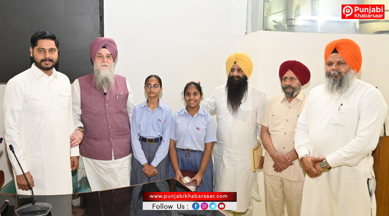 ਪੰਜਾਬ ਵਿਧਾਨ ਸਭਾ ਸਪੀਕਰ ਕੁਲਤਾਰ ਸਿੰਘ ਸੰਧਵਾਂ ਨੇ ਸਕੂਲੀ ਵਿਦਿਆਰਥੀਆਂ ਨਾਲ ਕੀਤੀ ਗੱਲਬਾਤ; ਰਾਜਨੀਤੀ ਨੂੰ ਸਮਝਣ ਅਤੇ ਜੀਵਨ ਲਈ ਟੀਚੇ ਨਿਰਧਾਰਤ ਕਰਨ ਦੀ ਦਿੱਤੀ ਸਲਾਹ