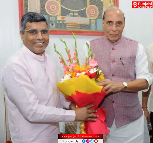 Haryana के शिक्षा मंत्री महीपाल ढांडा ने नई दिल्ली में रक्षा मंत्री राजनाथ सिंह से की शिष्टाचार भेंट, जनहित और शिक्षा सुधारों पर लिया मार्गदर्शन