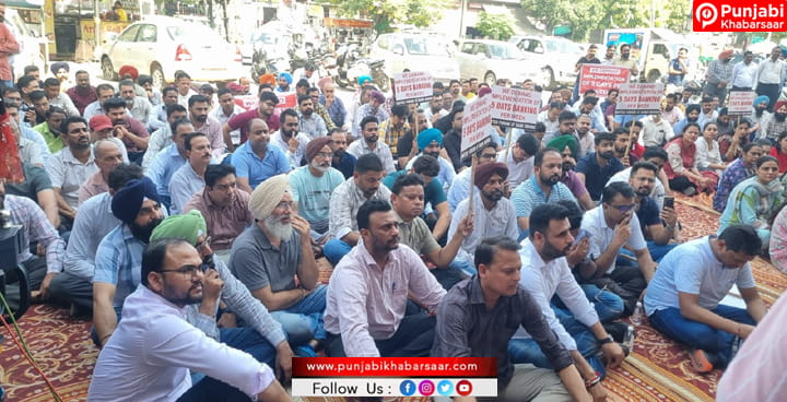ਅੱਜ ਸੂਬੇ ਭਰ ਵਿਚ ਬੰਦ ਰਹਿਣਗੇ ਬੈਂਕ, ਮੁਲਾਜ਼ਮਾਂ ਨੇ ਕਰ ਦਿੱਤੀ ਹੜਤਾਲ