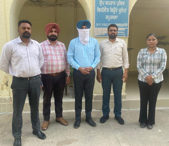 30,000 ਰੁਪਏ ਰਿਸ਼ਵਤ ਲੈਂਦਾ SDO ਵਿਜੀਲੈਂਸ ਬਿਊਰੋ ਨੇ ਕੀਤਾ ਕਾਬੂ
